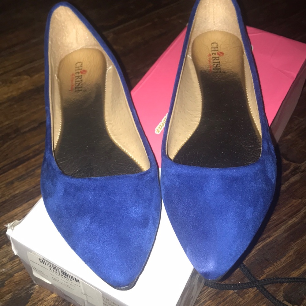 Size 8 blue flats
